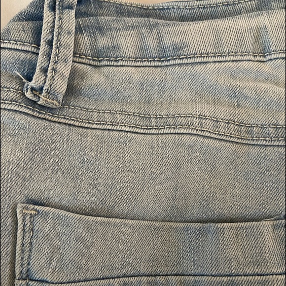 High Wasted/Jean Shorts - Picture 5 of 8